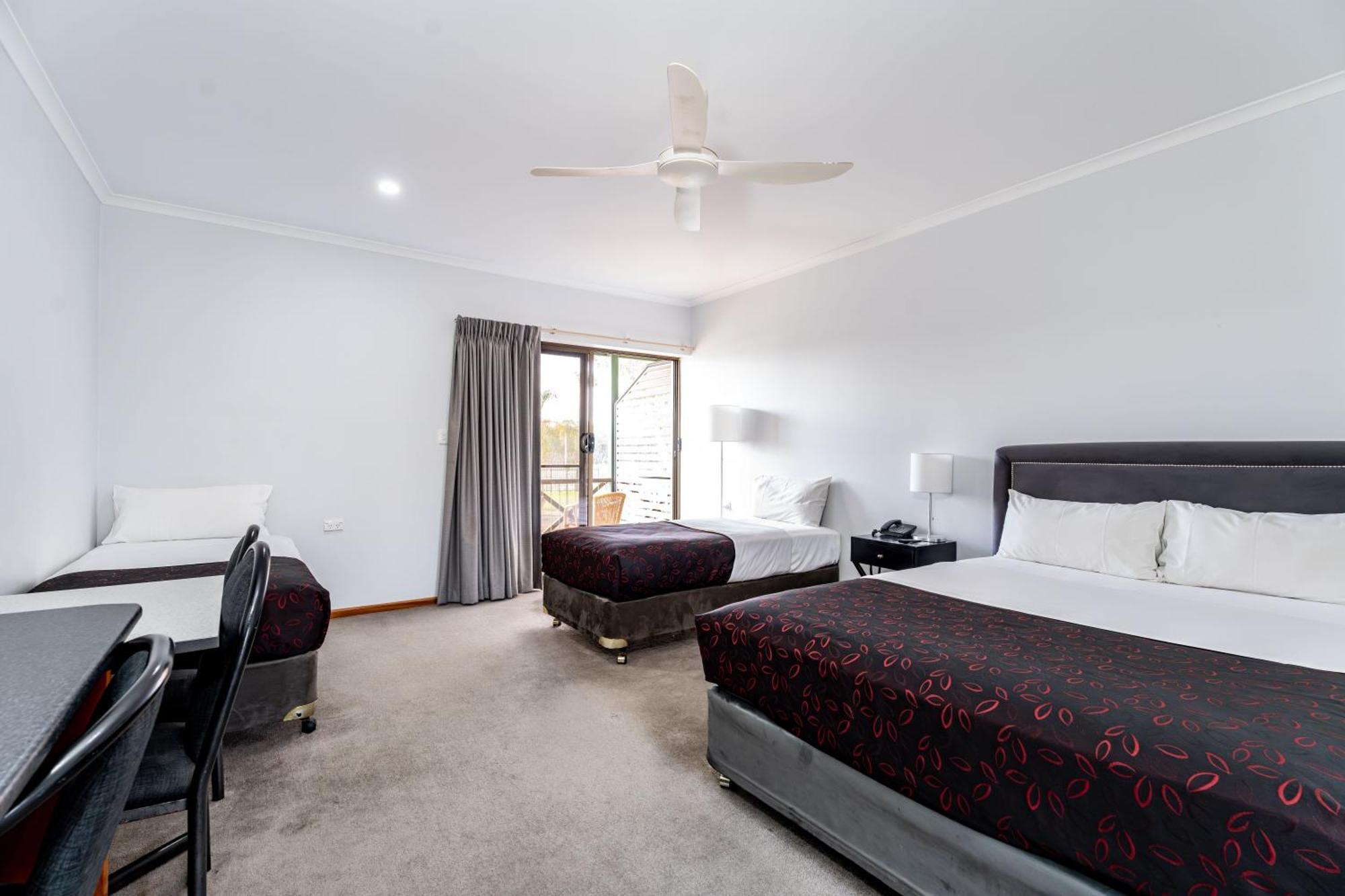 Hotel Renmark Buitenkant foto